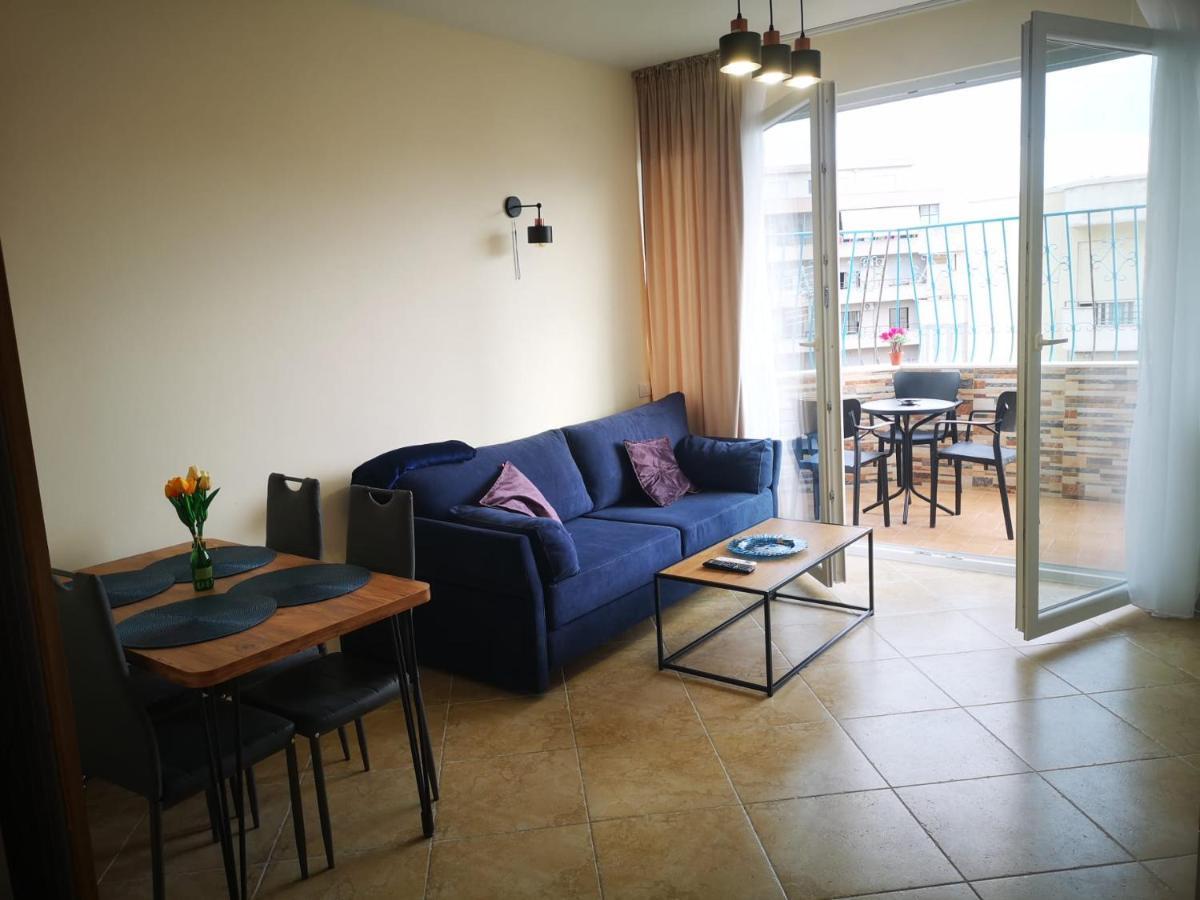 Riviera Deluxe Apartments Vlorë エクステリア 写真