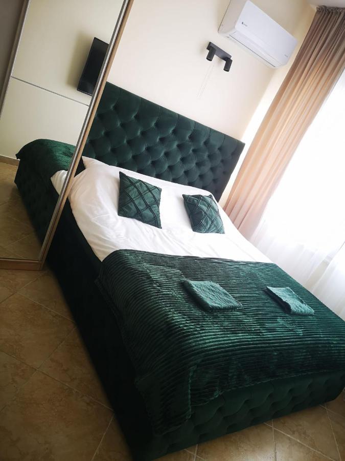 Riviera Deluxe Apartments Vlorë エクステリア 写真