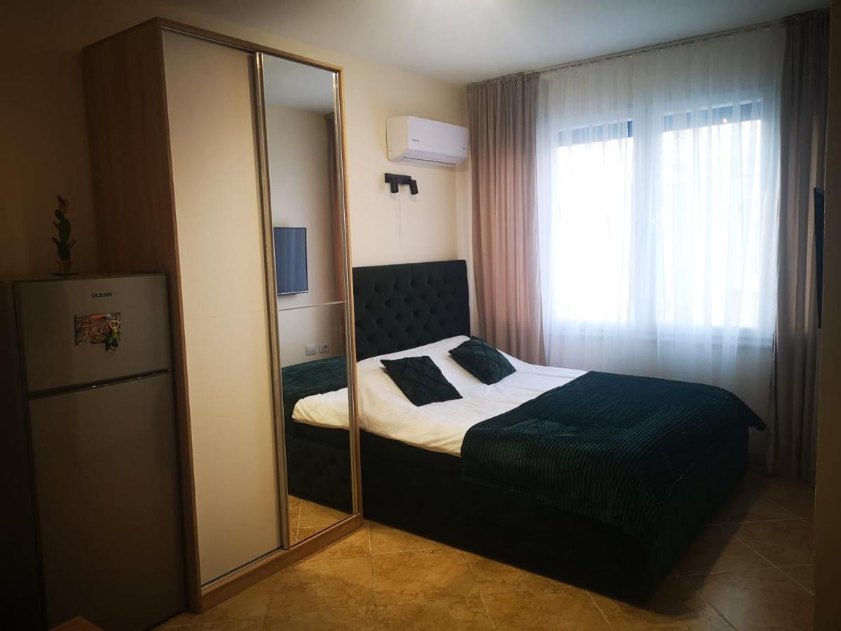Riviera Deluxe Apartments Vlorë エクステリア 写真