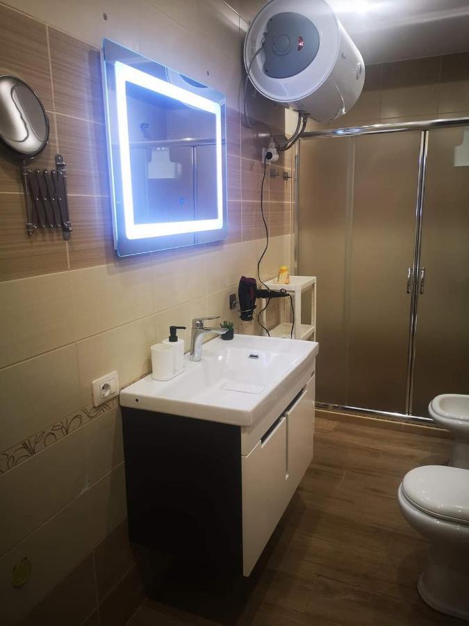 Riviera Deluxe Apartments Vlorë エクステリア 写真